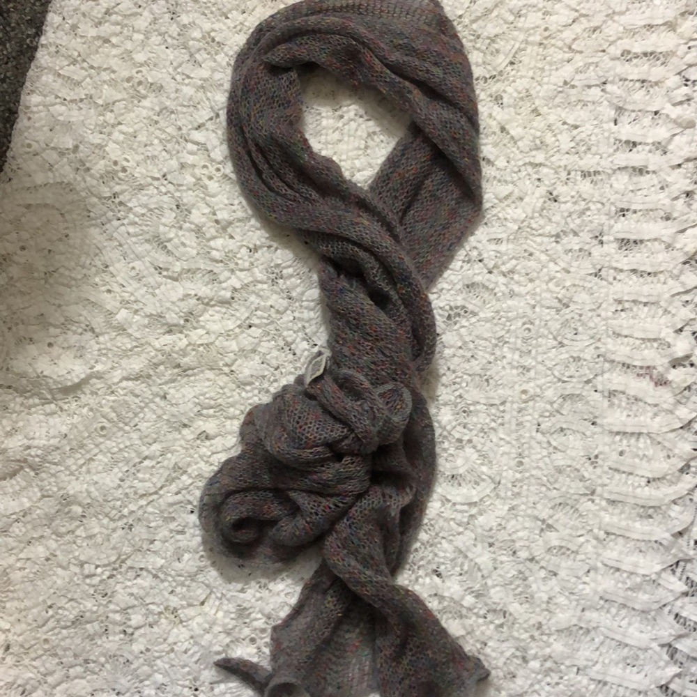 Used scarf size 22x75 - Picture 3 of 7